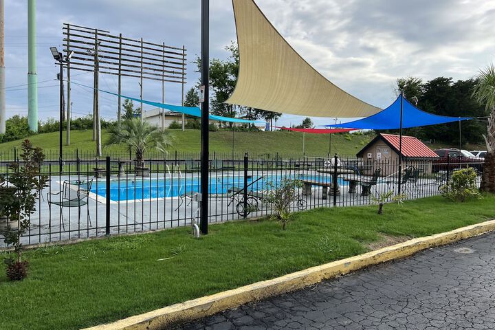 Pool 8 of 30