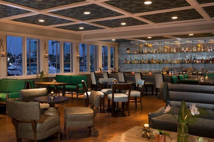 Lounge 66 of 85