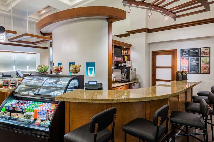 Hyatt Place Bentonville / Rogers