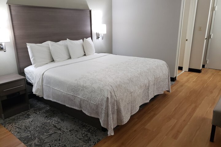 Room 26 of 29