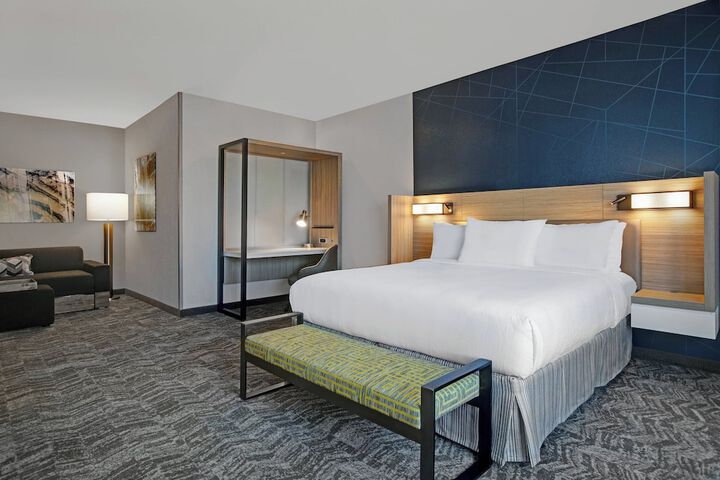 Room 18 of 40