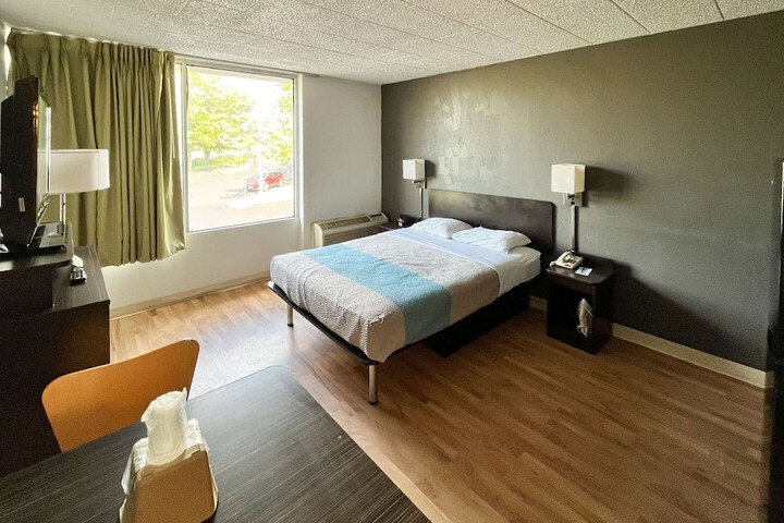 Room 19 of 28