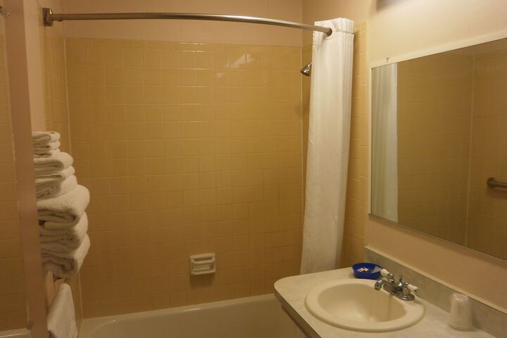Richmond Inn & Suites