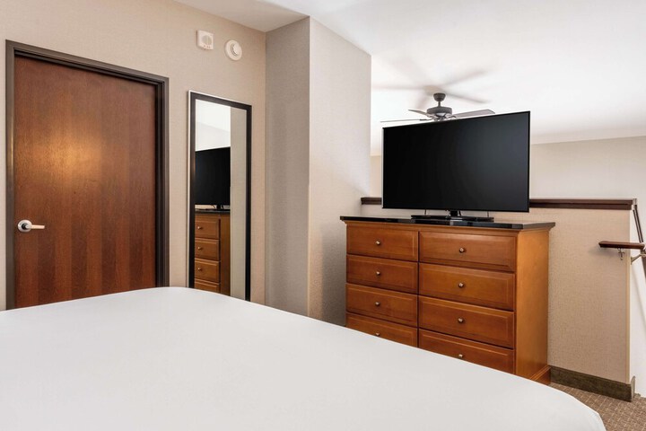 Room 28 of 120