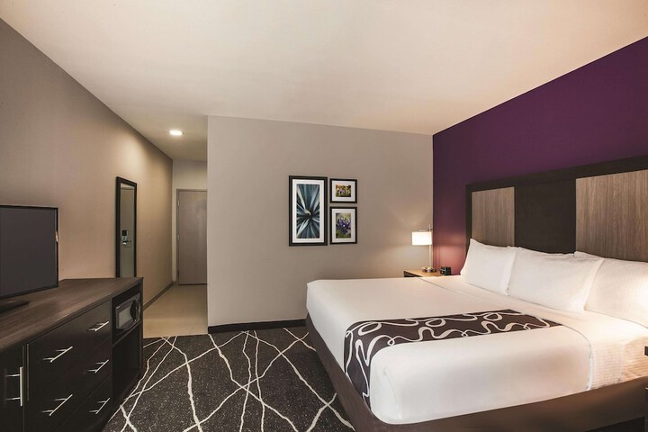 Room 21 of 33