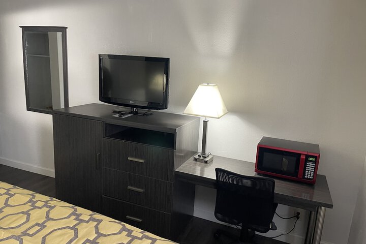 Room 17 of 36
