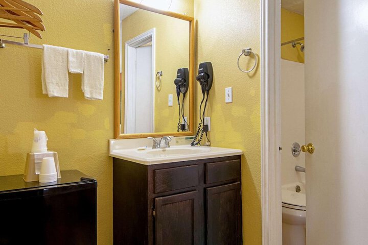 Room 34 of 44