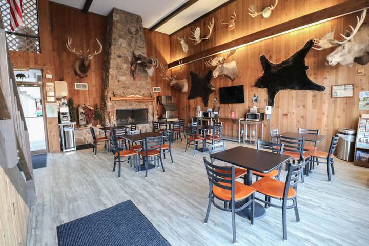 Bear Lodge Motel