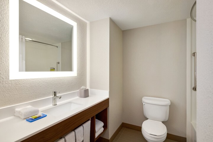 Room 20 of 40