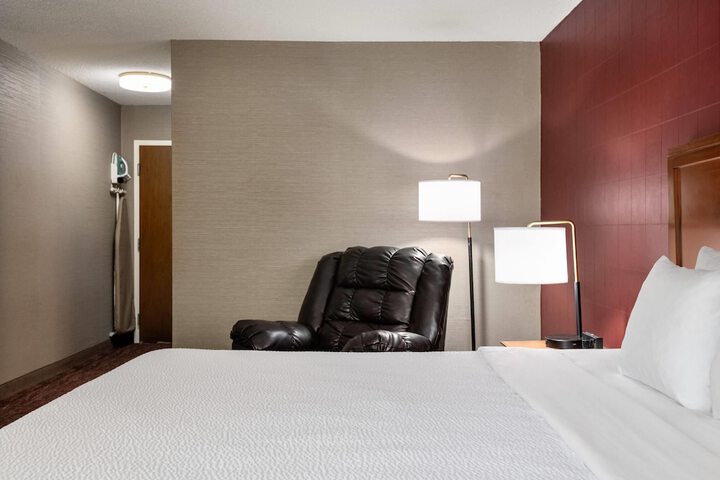 Ramada by Wyndham Grand Forks