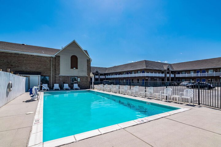 Pool 12 of 42