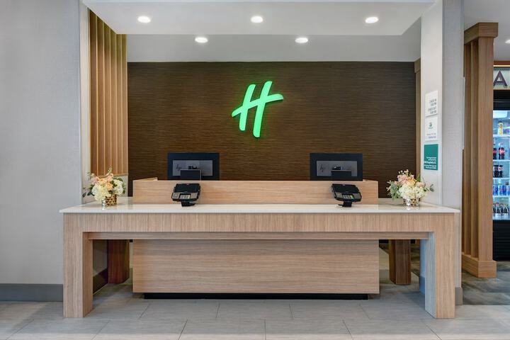 Hotel 12 of 170