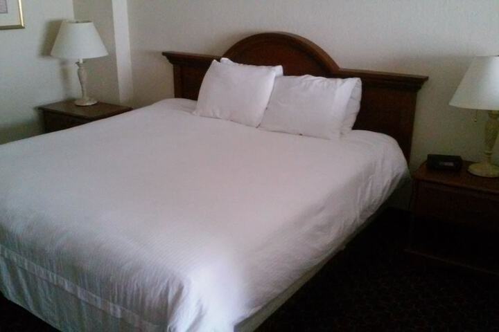 Room 12 of 24