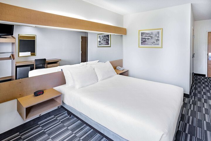 Room 40 of 50