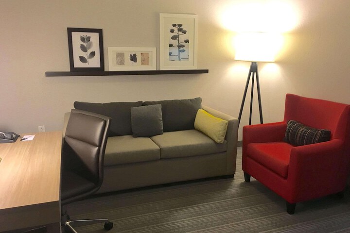 Room 52 of 90