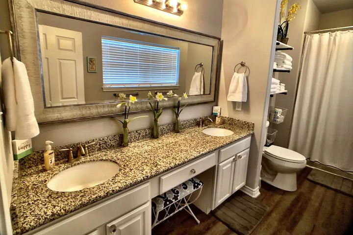 A Silver Lining 4 Br Home