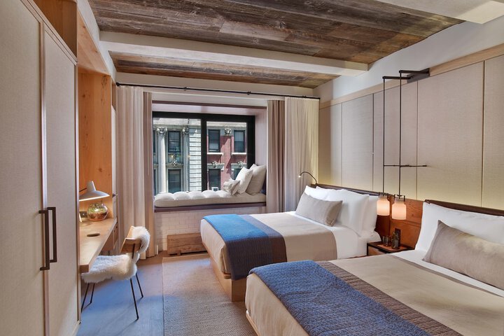 Room 40 of 77