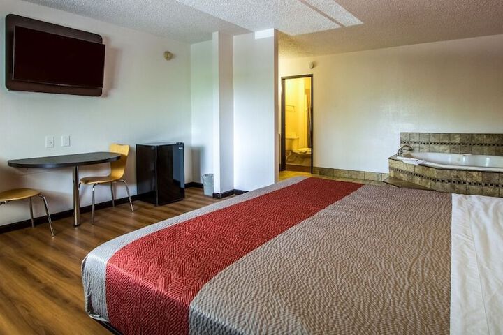 Motel 6 Ashland OH