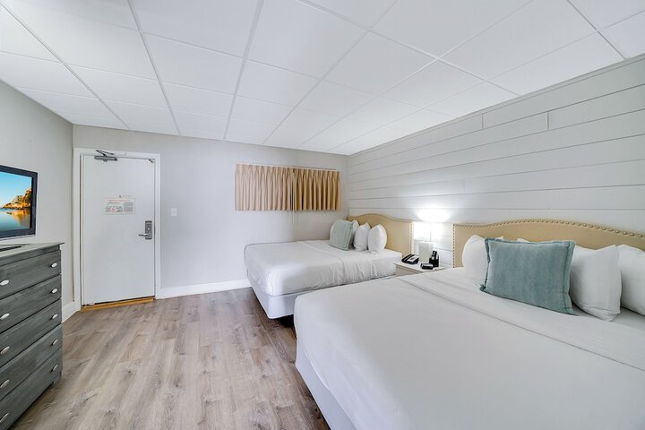 Montreal Beach Resort