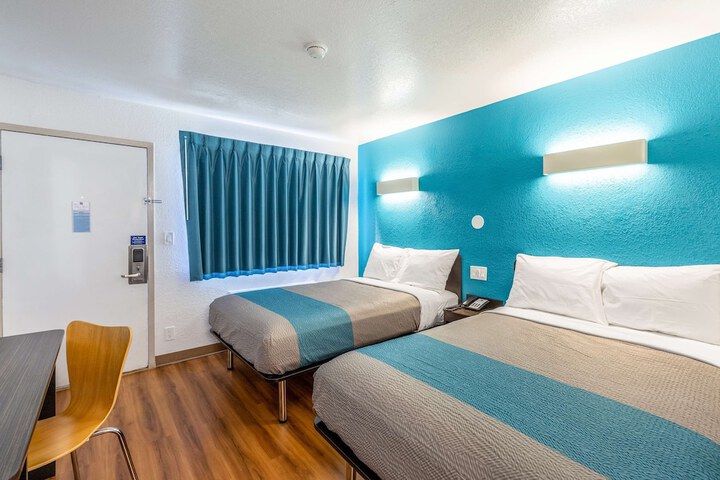 Room 26 of 29