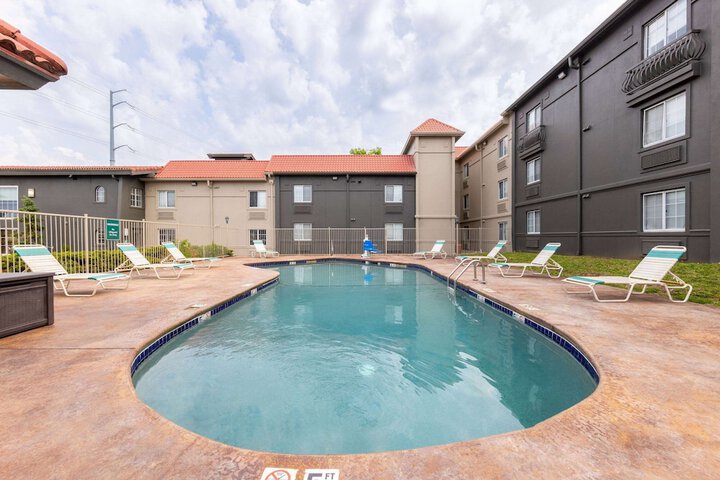 Pool 7 of 47