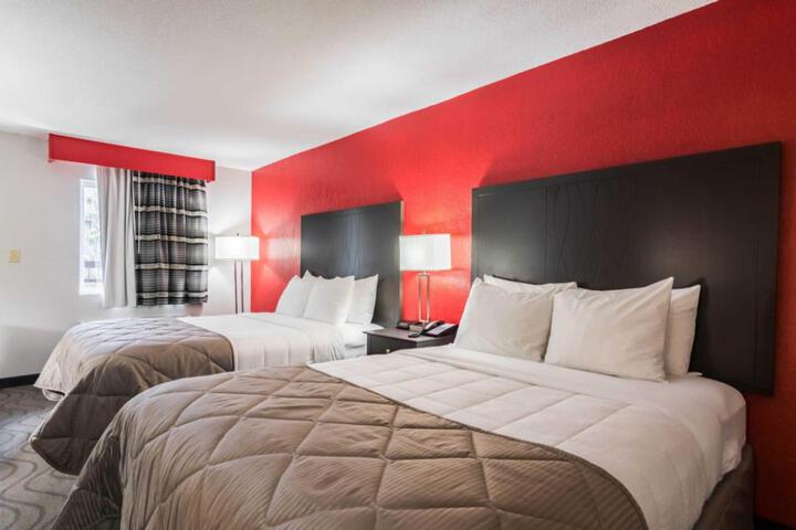 Clarion Inn & Suites Russellville I-40