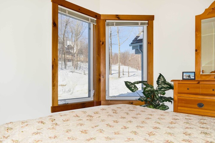 Inviting Ski-in / ski-out Condo at Jay Peak Resort!