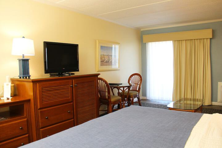 Room 30 of 107