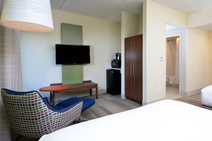 Room 34 of 53