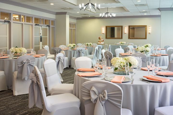 Ballroom/Hall 83 of 93