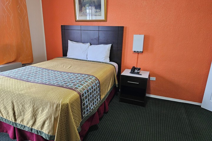Room 48 of 60
