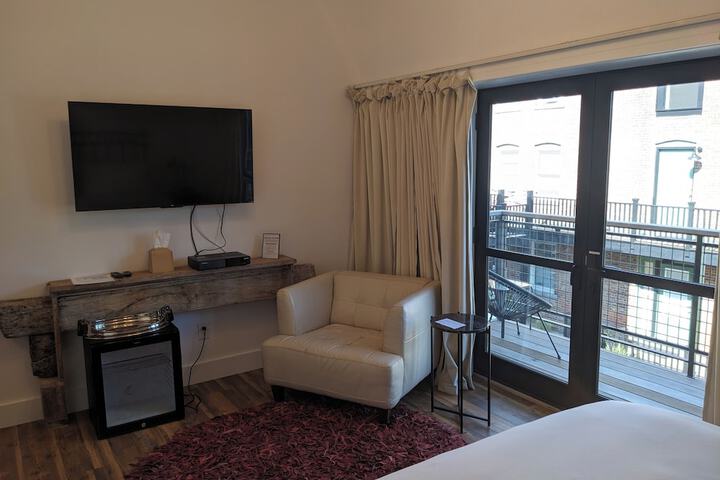 Room 72 of 81