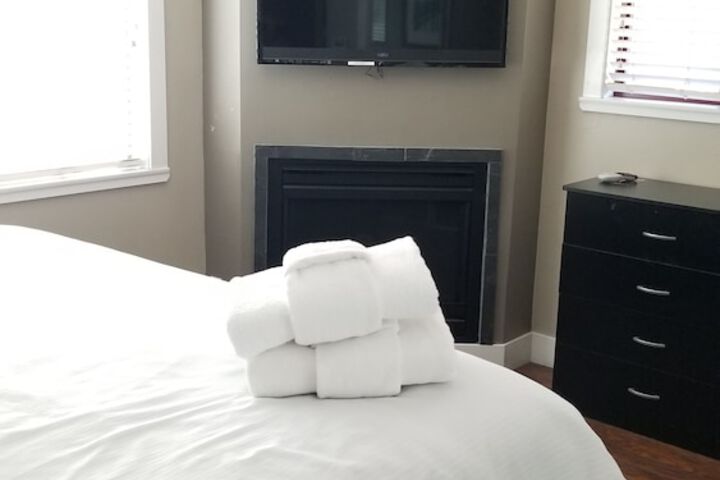 Room 140 of 245