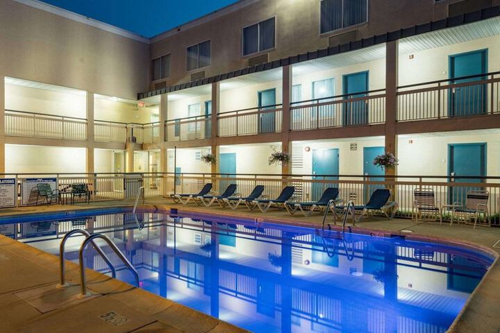 Pool 4 of 18