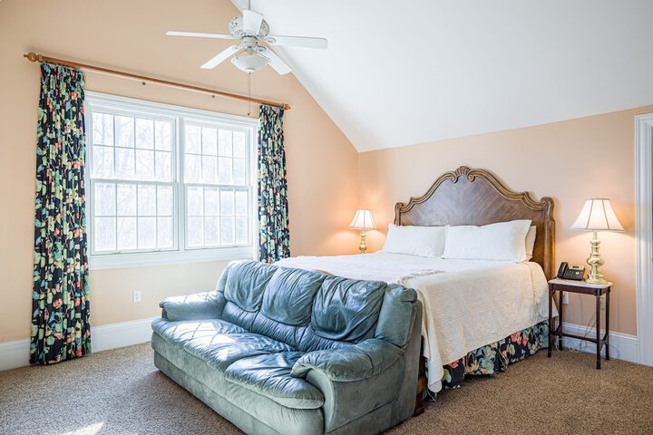 Whitestone Inn