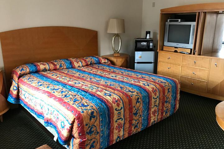 Room 24 of 30