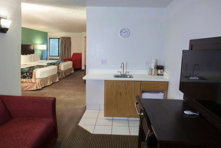 Room 40 of 74
