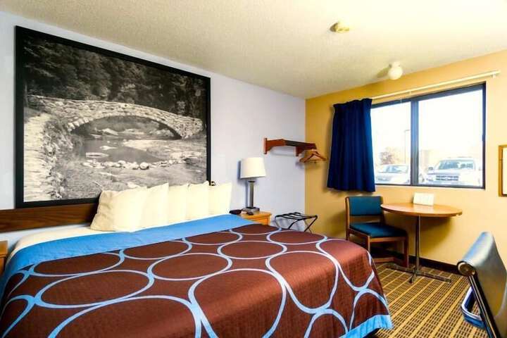 Room 16 of 32