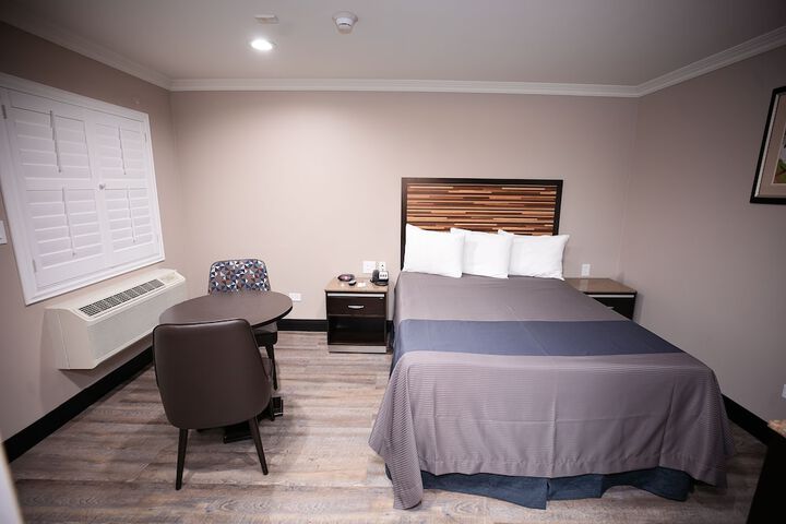 Room 11 of 37