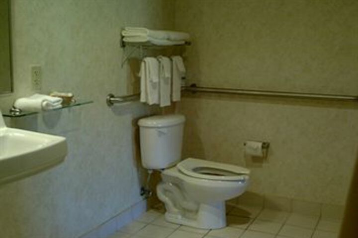Campton Parkway Inn
