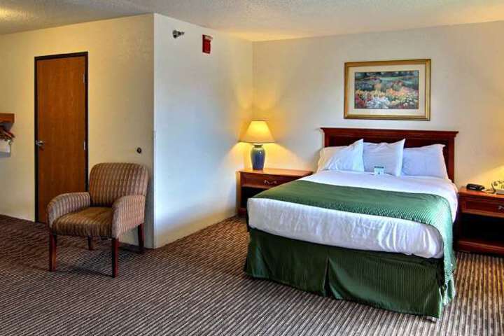 Room 6 of 11