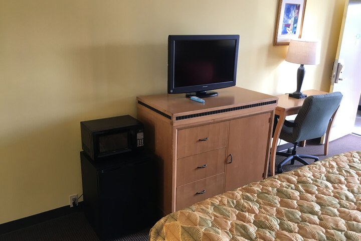 Room 6 of 15