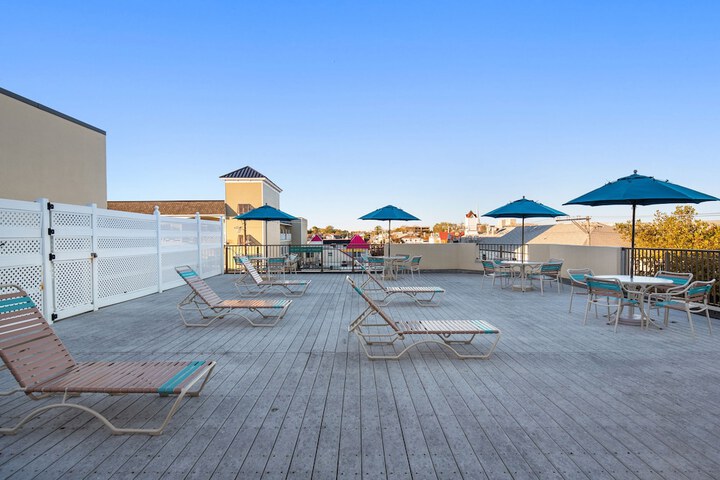 Sundeck 48 of 49