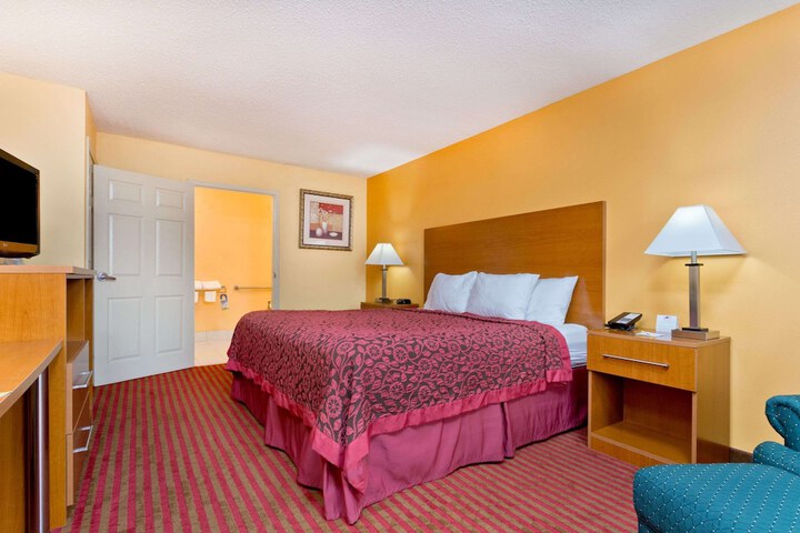 Room 8 of 43
