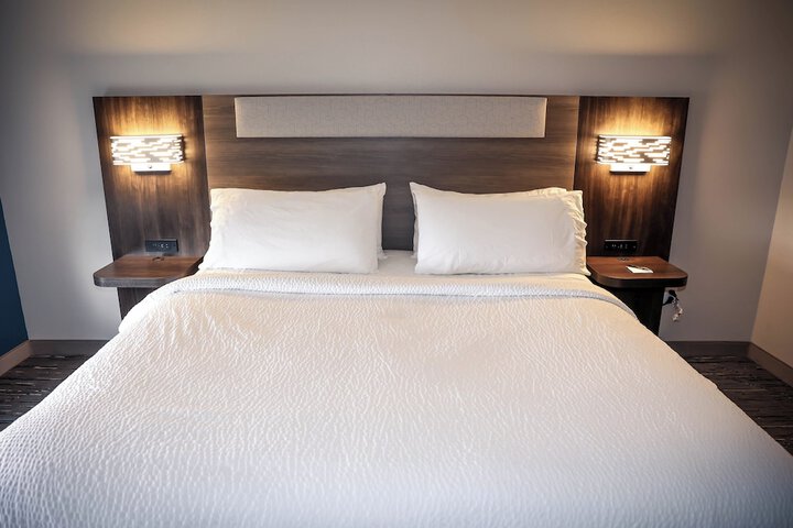 Holiday Inn Express Hotel & Suites Douglas by IHG