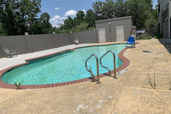 Pool 8 of 15