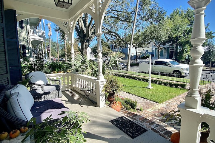 Coppersmith Inn B & B