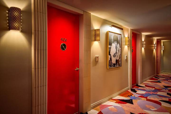 Ballroom/Hall 192 of 216