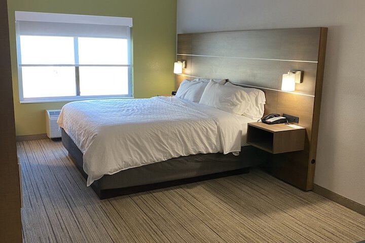 Holiday Inn Express Hotel & Suites Weston by IHG