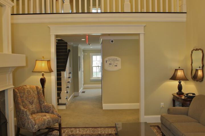 Publick House Historic Inn and Country Motor Lodge